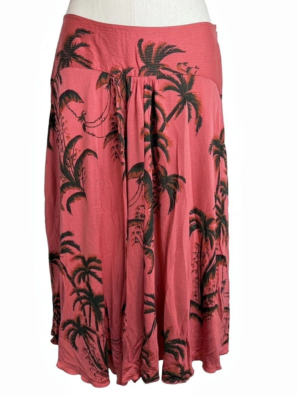 Silk Tropical Palm Tree Midi Skirt Coral S
Hot Pink by Thierry Journo Vacation